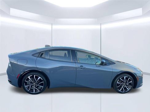 Used 2023 Toyota Prius Prime FWD image 6