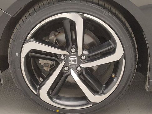 Used 2018 Honda Accord Sport image 31