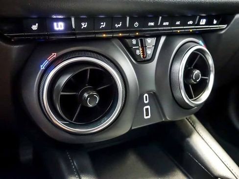 Used 2022 Chevrolet Blazer LT w/ Sound & Technology Package AWD/4WD image 26