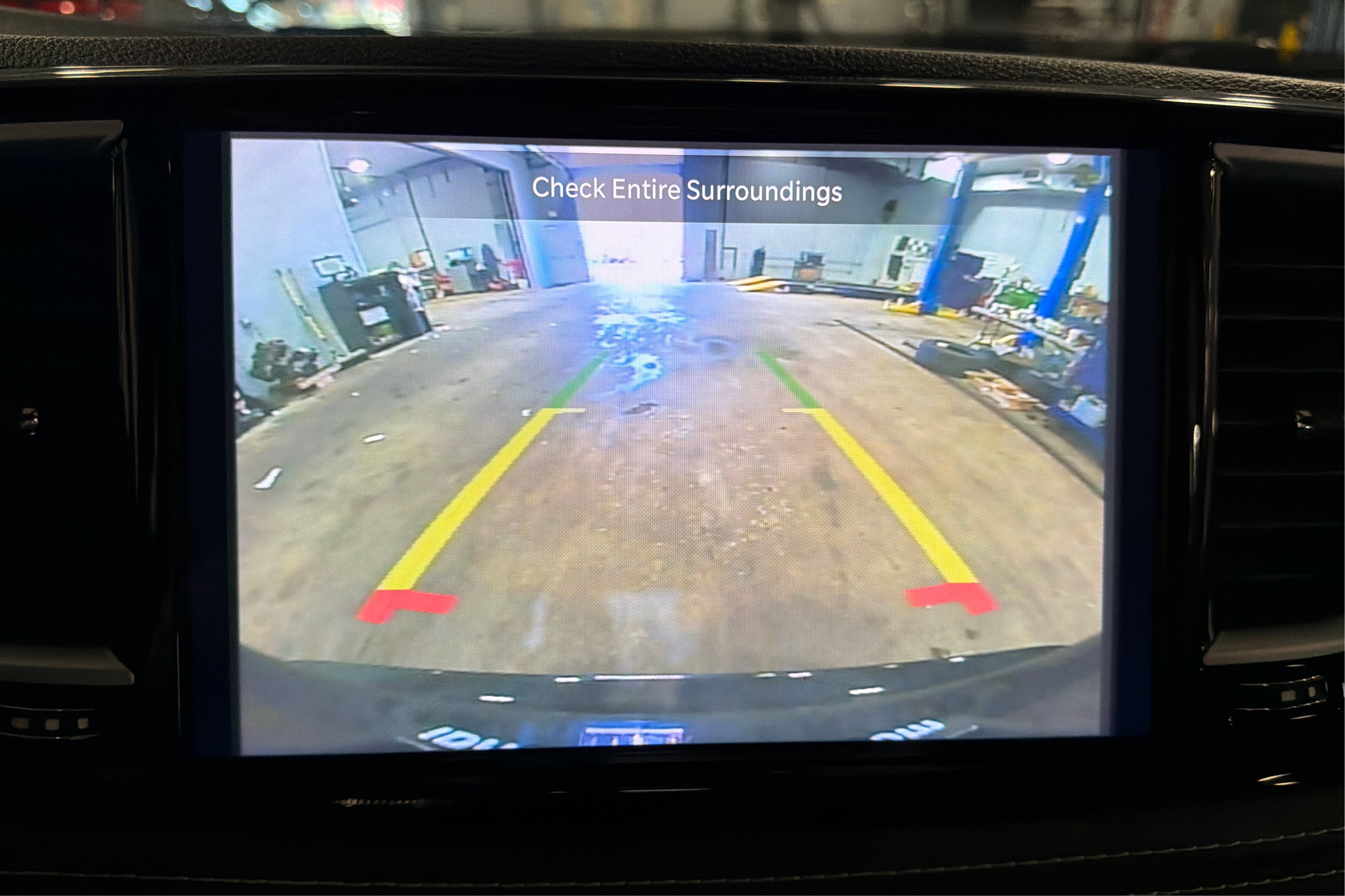 Used 2025 Chrysler Pacifica Limited FWD image 31