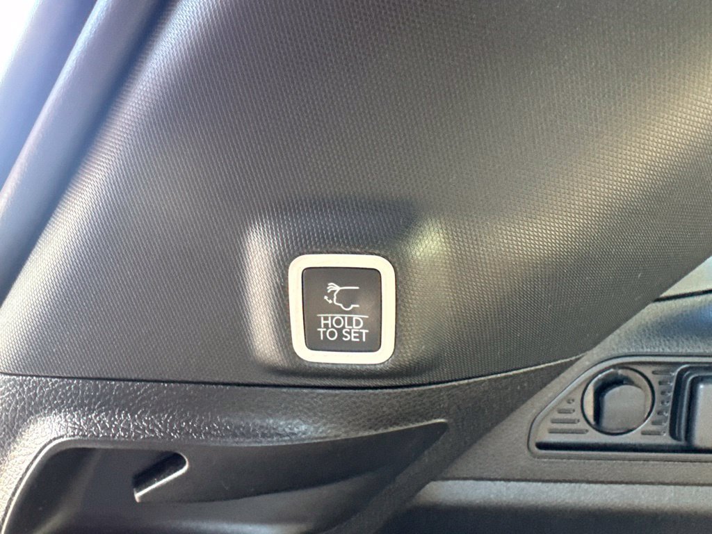 Used 2025 Jeep Grand Cherokee Altitude AWD/4WD image 18