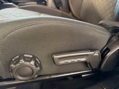 Used 2026 Jeep Gladiator Mojave AWD/4WD image 23