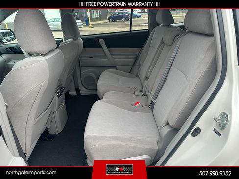 Used 2013 Toyota Highlander 4WD w/ Cold Weather Pkg image 16