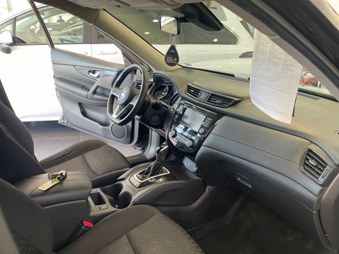 Used 2020 Nissan Rogue SV AWD/4WD image 29