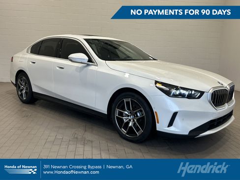 Used 2026 BMW 530i w/ Premium Package RWD image 1