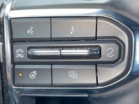 Used 2024 GMC Acadia Elevation image 12