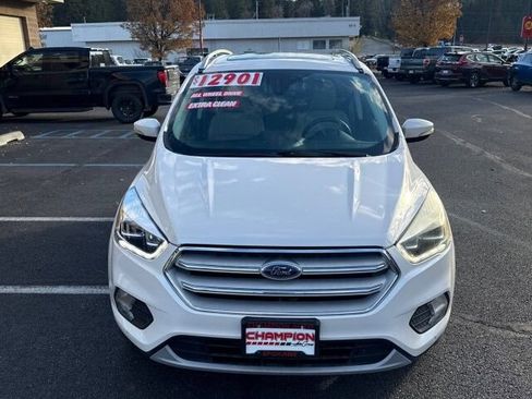 Used 2018 Ford Escape Titanium image 3