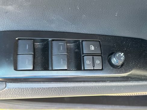 Used 2025 Toyota Camry LE image 7