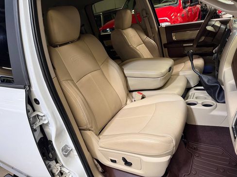 Used 2018 RAM 3500 Laramie RWD image 8