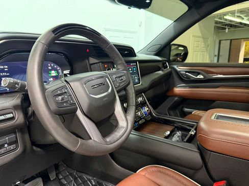 Used 2023 GMC Yukon XL Denali Ultimate image 34