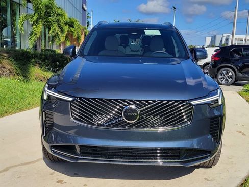 New 2026 Volvo XC90 T8 Ultra w/ Protection Package Premier image 2