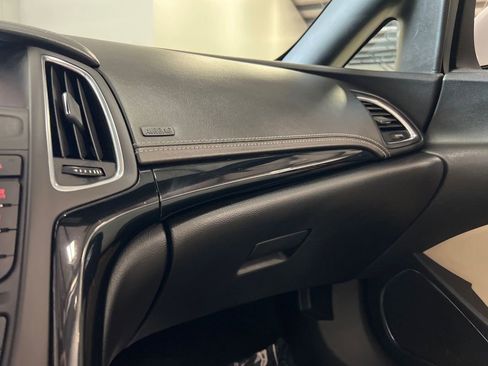 Used 2019 Buick Cascada Premium image 80