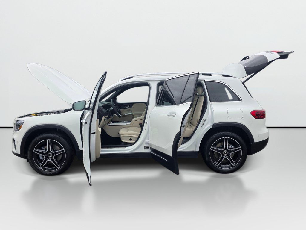 New 2026 Mercedes-Benz GLB 250 4MATIC image 9