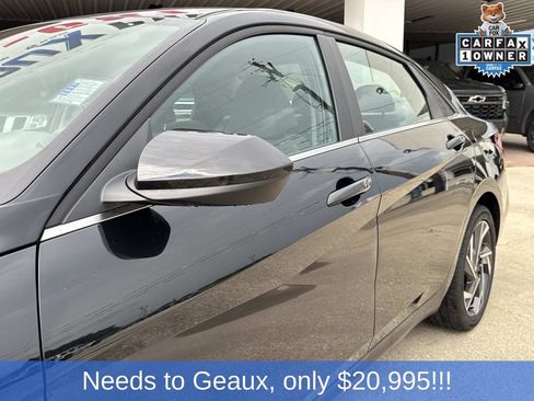 Used 2025 Hyundai Elantra SEL FWD image 8