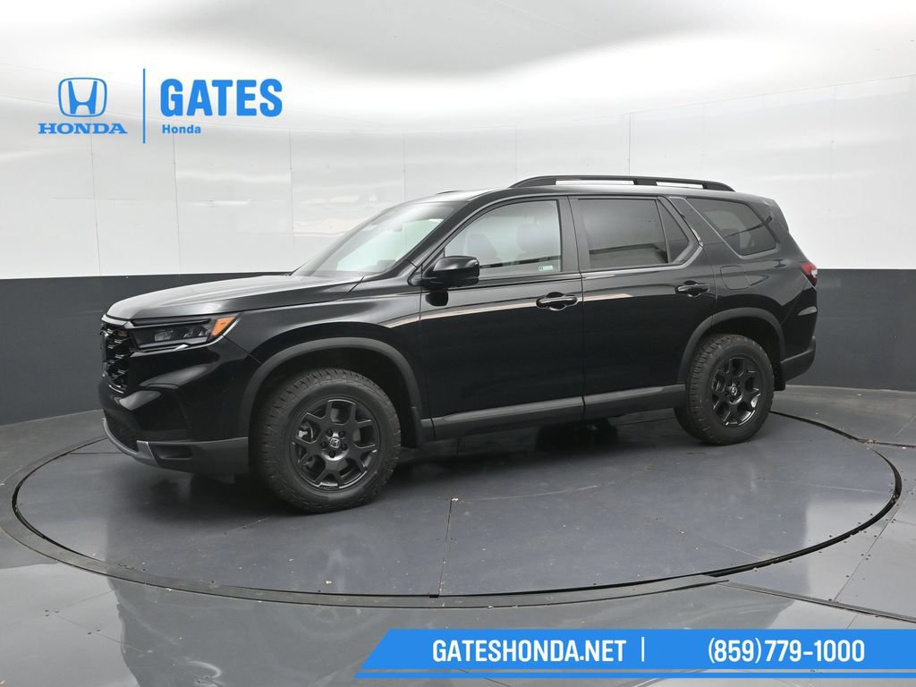 Certified 2025 Honda Pilot TrailSport image 7