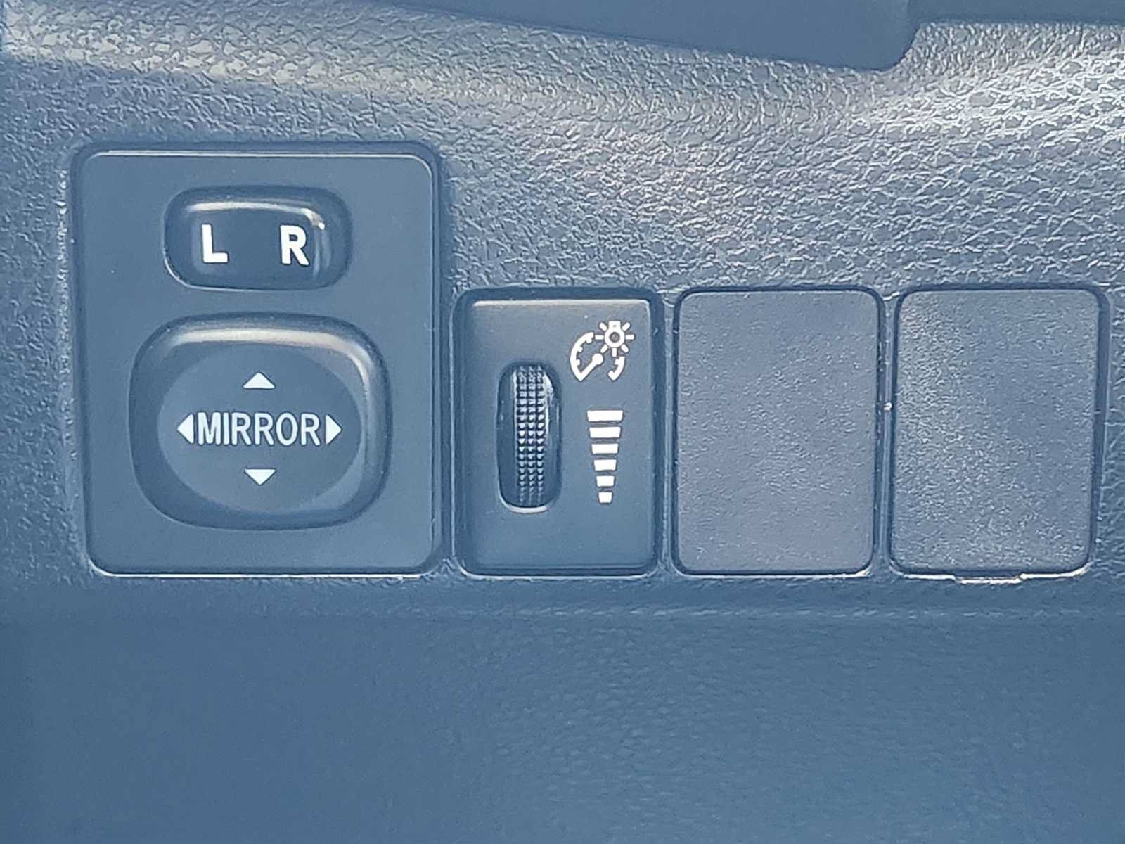 Used 2015 Toyota Corolla S FWD image 21