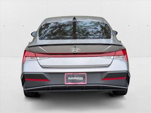 New 2025 Hyundai Elantra SEL image 7
