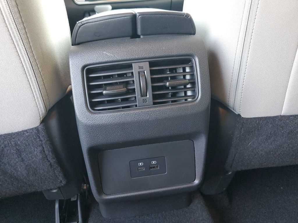 Used 2023 Nissan Rogue SV AWD/4WD image 17