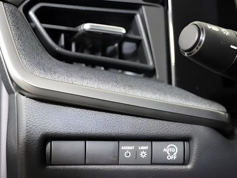 Used 2025 Nissan Kicks SV w/ SV Premium Package FWD image 21