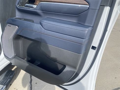 Used 2024 Chevrolet Silverado 2500 High Country w/ LPO, Dark Essentials Package AWD/4WD image 6