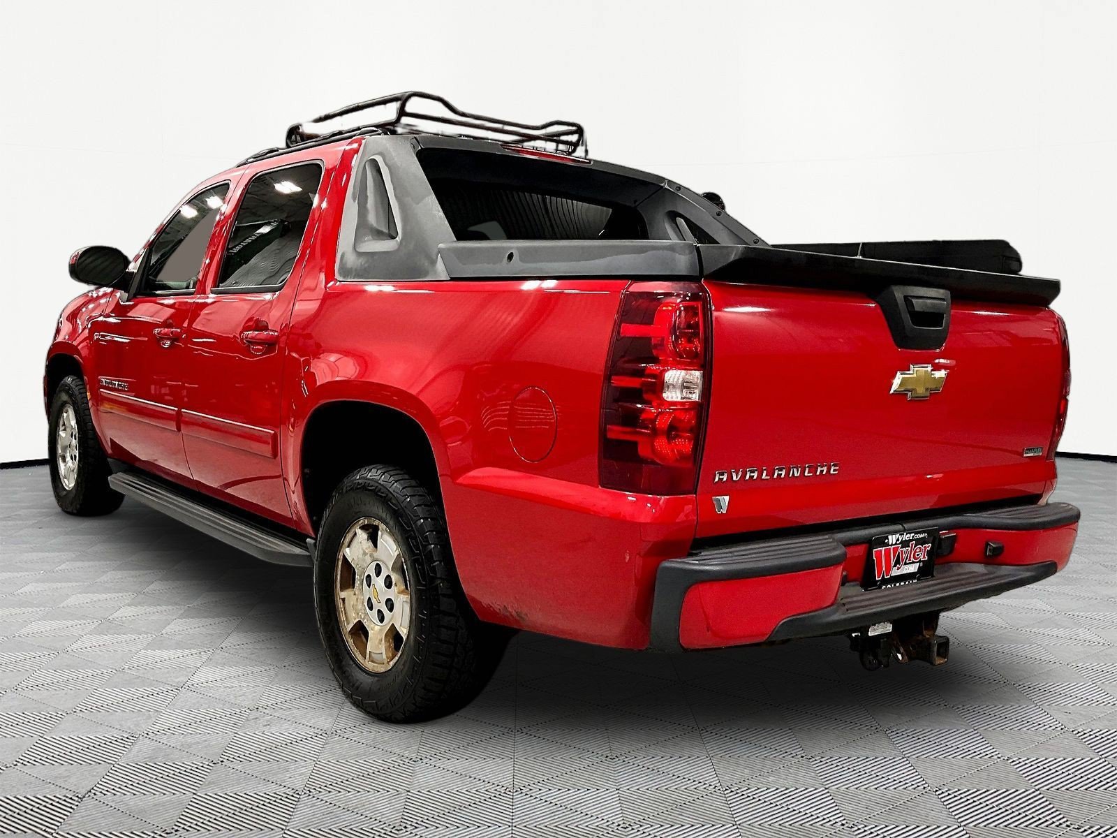 Used 2011 Chevrolet Avalanche LS RWD image 4