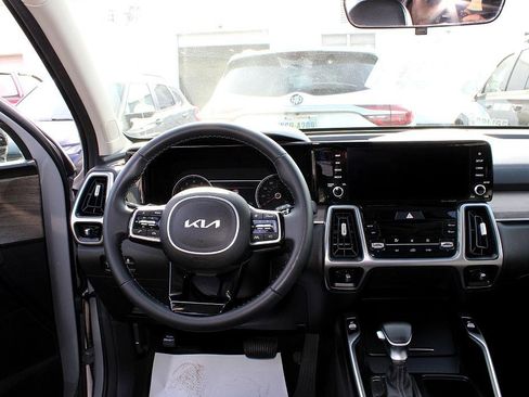 Used 2023 Kia Sorento S w/ Panoramic Sunroof Package image 37