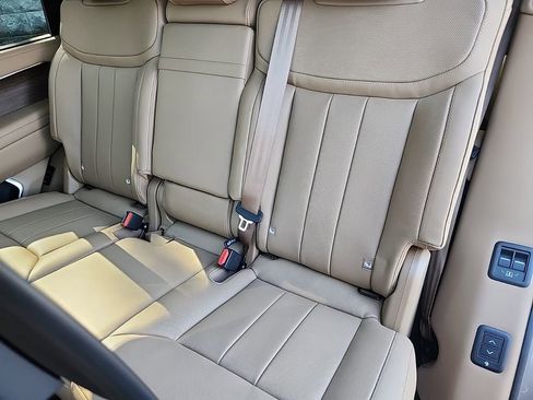 Used 2025 Land Rover Range Rover Long Wheelbase SE image 25