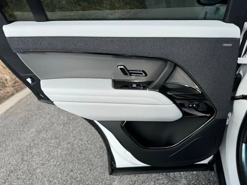 New 2026 Land Rover Range Rover Sport SE AWD/4WD image 10
