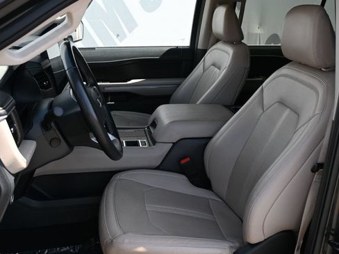 Used 2024 Ford Expedition Max Limited RWD image 18
