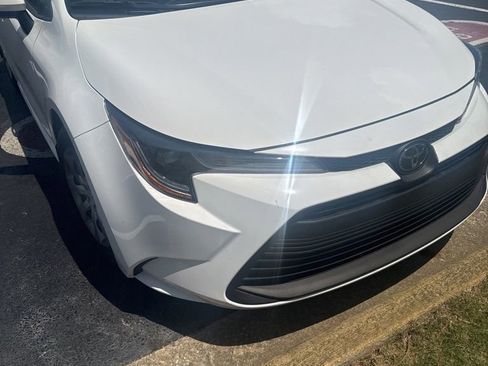 Used 2025 Toyota Corolla LE FWD image 1