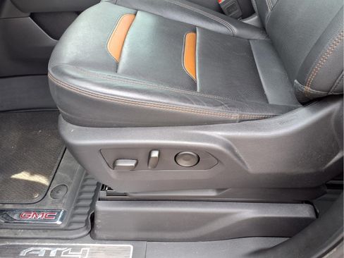 Used 2025 GMC Sierra 1500 AT4 w/ AT4 Premium Package AWD/4WD image 19