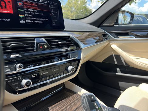 Used 2023 BMW 540i xDrive w/ Premium Package AWD/4WD image 30