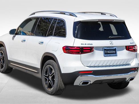 New 2026 Mercedes-Benz GLB 250 4MATIC image 6