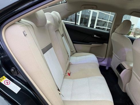 Used 2012 Toyota Camry LE image 12