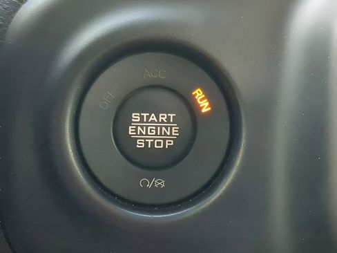 Used 2023 Jeep Gladiator Rubicon w/ LED Lighting Group AWD/4WD image 35