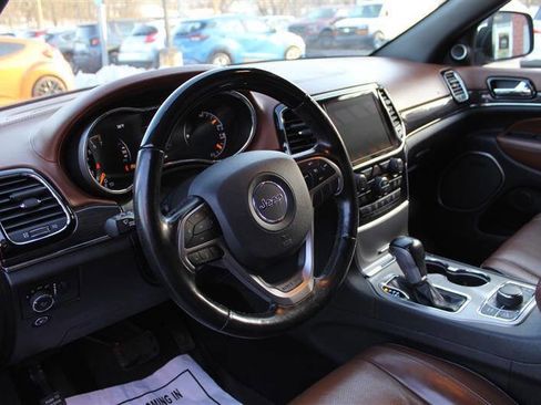 Used 2021 Jeep Grand Cherokee Overland image 18