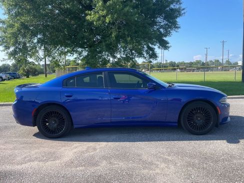 Used 2020 Dodge Charger SXT w/ Plus Group RWD image 8
