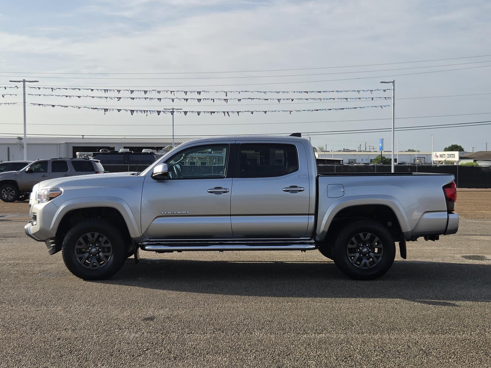 Used 2022 Toyota Tacoma SR5 w/ Technology Package AWD/4WD image 6