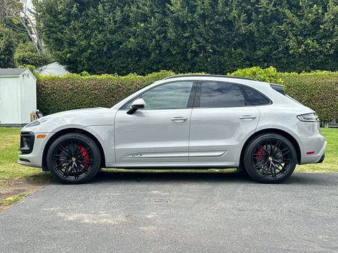 Certified 2022 Porsche Macan GTS AWD/4WD image 2