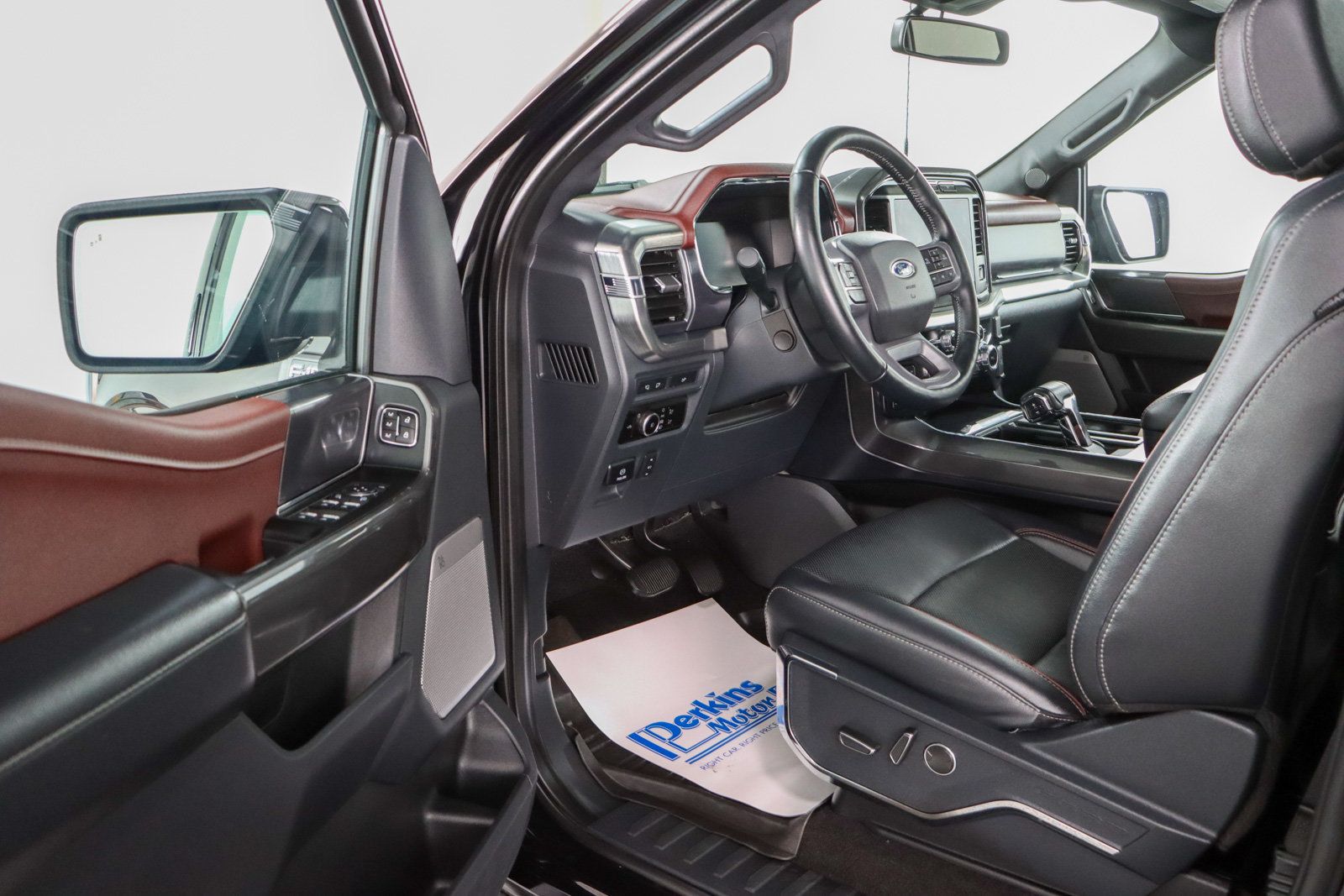 Used 2023 Ford F150 Lariat w/ Equipment Group 502A High AWD/4WD image 3