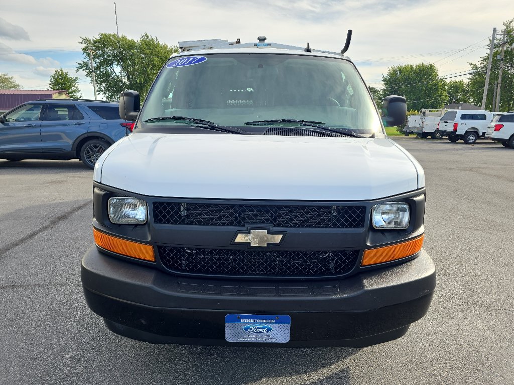 Used 2017 Chevrolet Express 2500 RWD image 3
