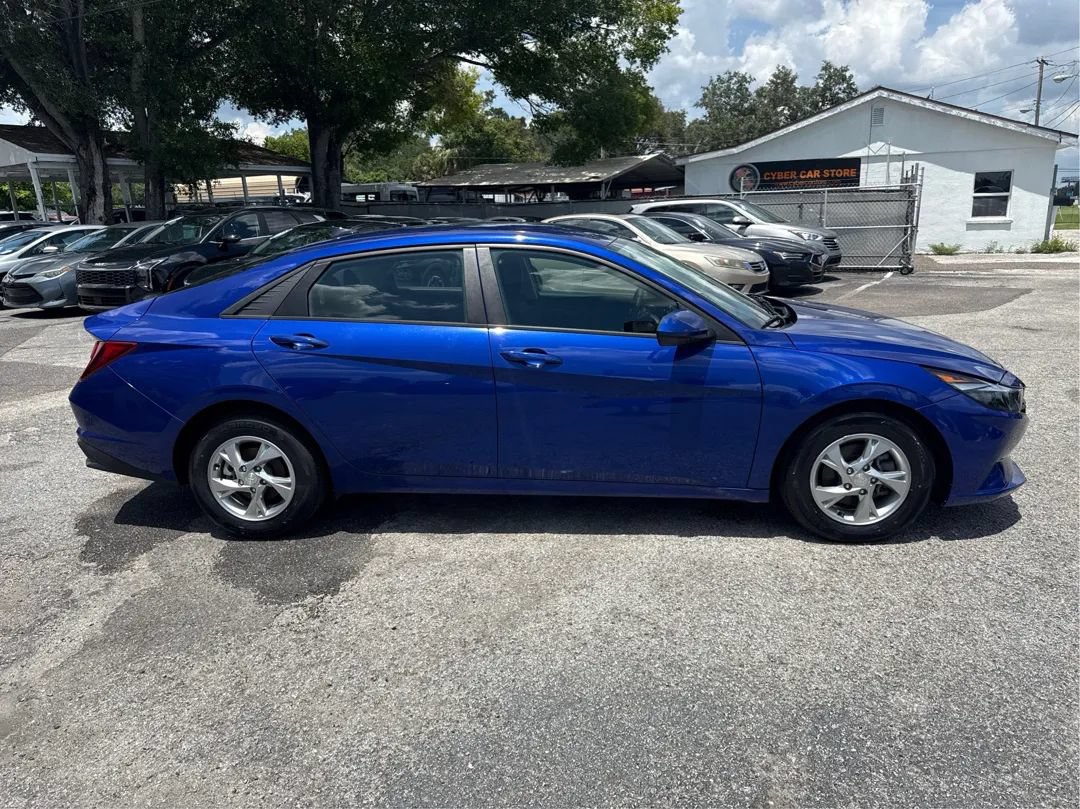 Used 2021 Hyundai Elantra SE FWD image 4