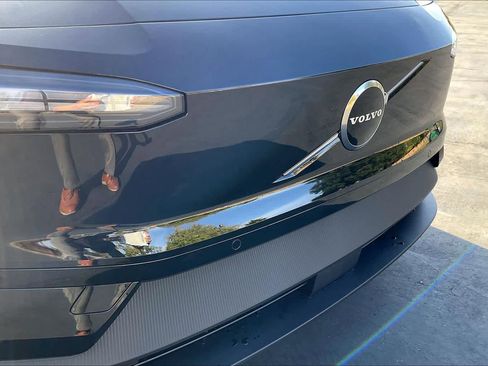 New 2025 Volvo EX30 Plus w/ Protection Package Premier image 34