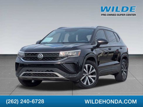 Used 2022 Volkswagen Taos SE w/ Panoramic Sunroof Package image 1