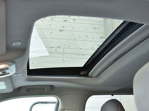 Certified 2023 Toyota Highlander XLE image 12