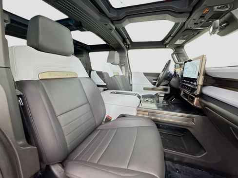 Used 2025 GMC Hummer EV 2X AWD/4WD image 31