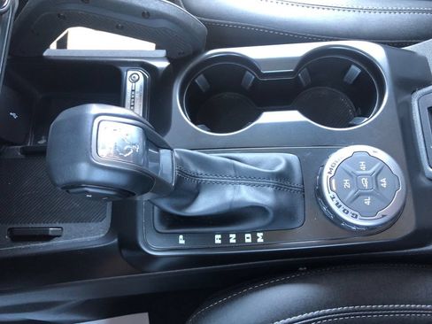 Used 2025 Ford Bronco Badlands AWD/4WD image 31