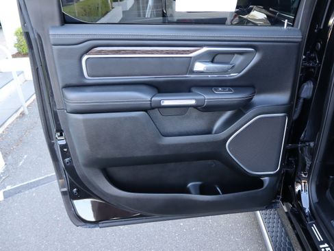 Used 2020 RAM 1500 Laramie image 33