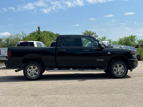 Used 2025 RAM 2500 Big Horn AWD/4WD image 39