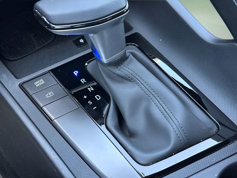 Used 2025 Hyundai Elantra Sport image 12